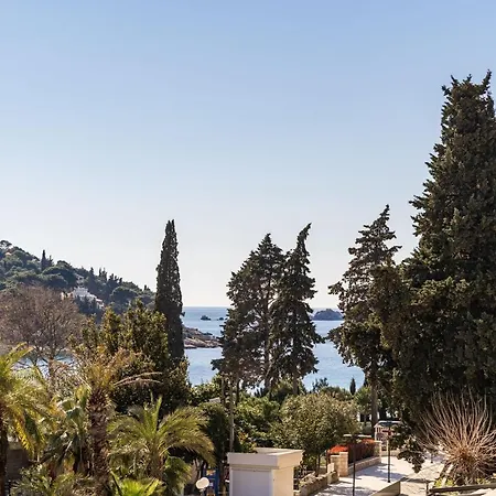 アパート Claudia ドゥブロブニク